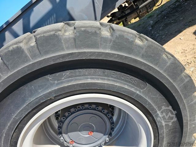 Mobiele graafmachine FUCHS mobiler Ladekran 380/390MHL mit augeräten