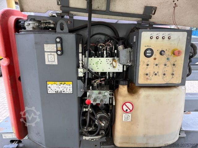 Platforma robocza Skyjack SJ46AJ 4x4 Diesel / 16 Meter / 2015 Bj