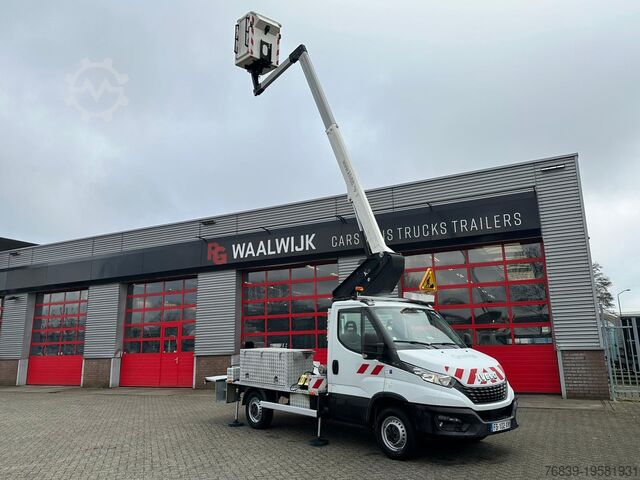 Hefplatform Iveco Daily 35S14 APK 29-08-2026, 4x gestempeld Km 64...