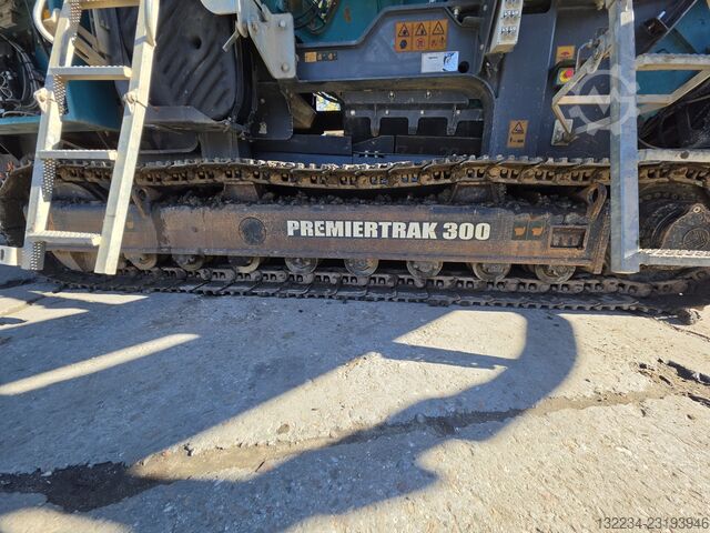  Powerscreen Premiertrak 300 jaw crusher