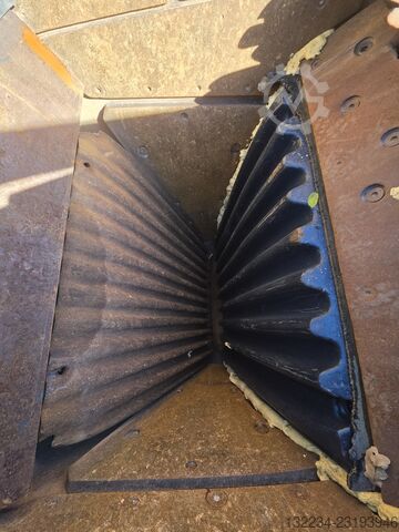  Powerscreen Premiertrak 300 jaw crusher