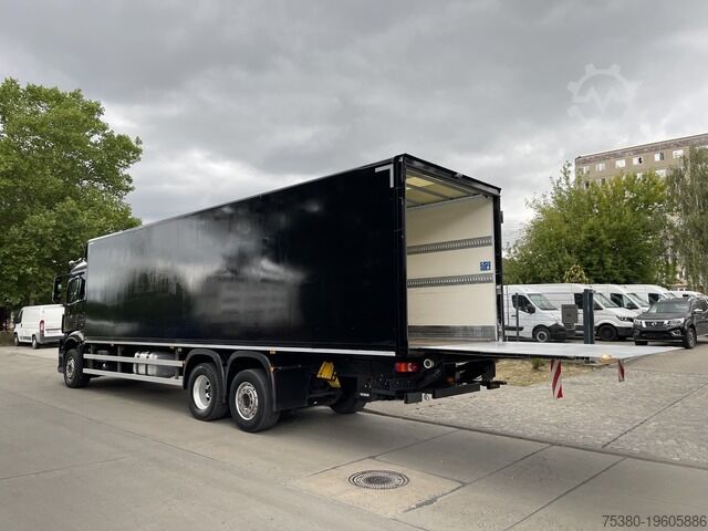 LKW mit Getränkeaufbau mercedes-benz Antos 2536 Koffer LBW Lenk/Liftachse