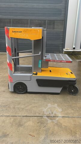 Vertikalni komisionari Jungheinrich EKM 202