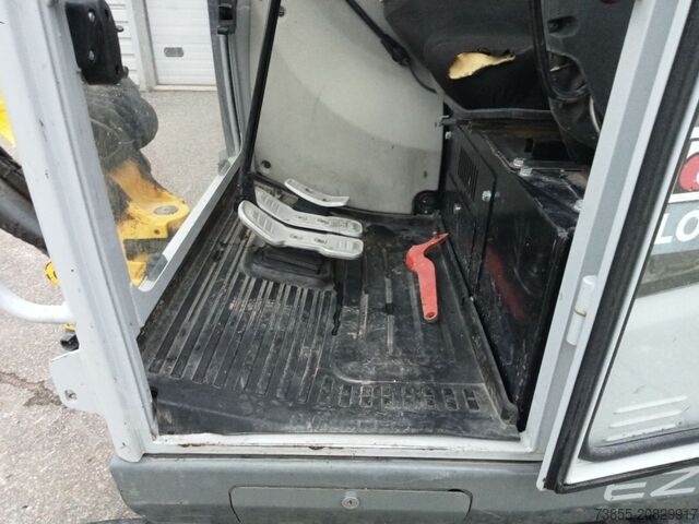 Mini-escavadora < 7t Wacker Neuson EZ28