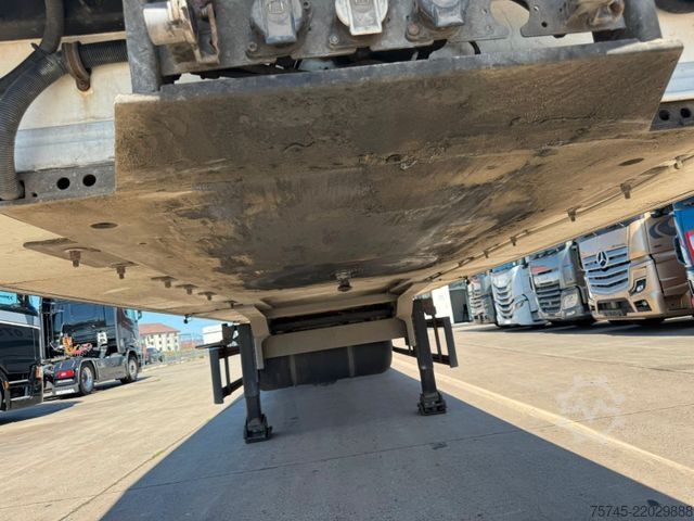 Semirremolque frigorífico WEB-TRAILER TKS 18 * KÜHLKOFFER * CARRIER VECTOR 1350 * SAF