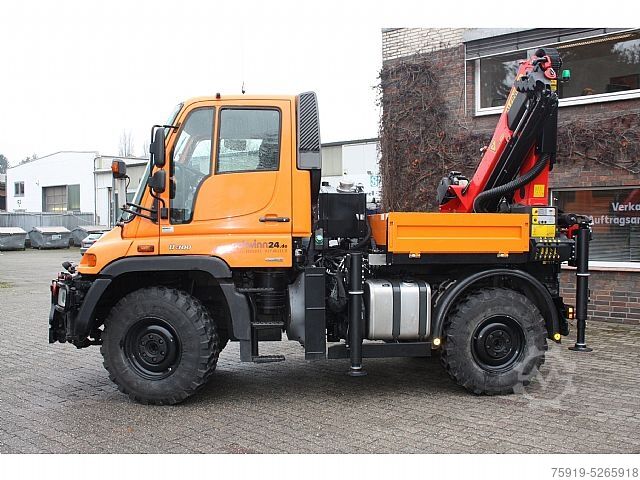 Outros Mercedes-Benz UNIMOG 300 Wandler mit Kran PK 9002 u. Seilwinde