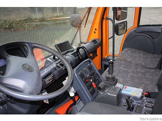 Outros Mercedes-Benz UNIMOG 300 Wandler mit Kran PK 9002 u. Seilwinde
