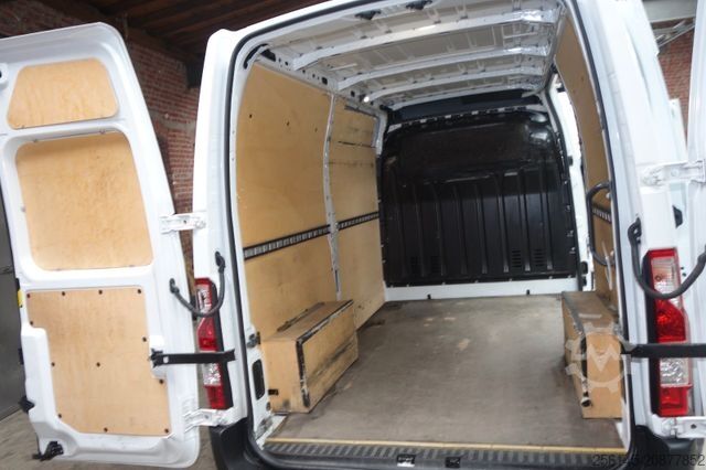 High top van RENAULT Master Kasten L2H2 TüvNeu 1 Hand Klima Kamera