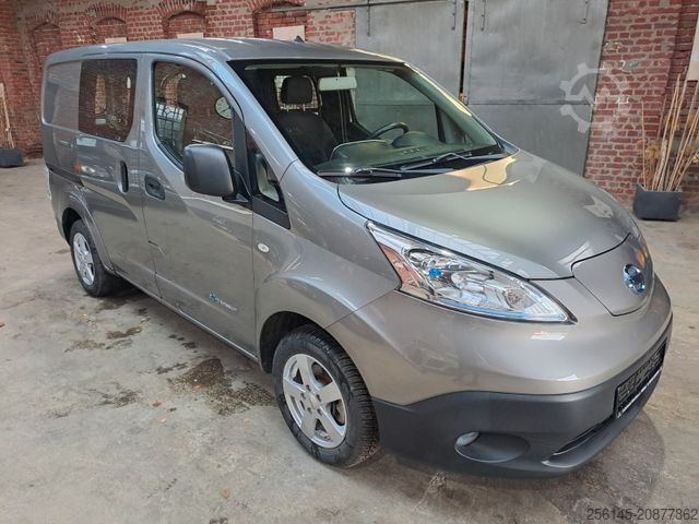 Dobozos furgon NISSAN e-NV200 TüvNeu Sitzh. Kamera AHK Klima 40kWh