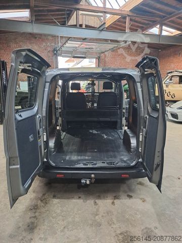Dobozos furgon NISSAN e-NV200 TüvNeu Sitzh. Kamera AHK Klima 40kWh
