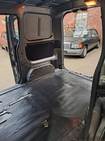 Dobozos furgon NISSAN e-NV200 TüvNeu Sitzh. Kamera AHK Klima 40kWh