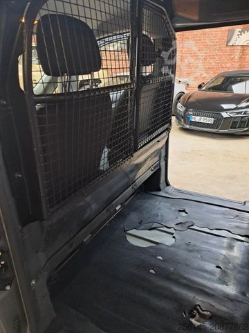 Dobozos furgon NISSAN e-NV200 TüvNeu Sitzh. Kamera AHK Klima 40kWh