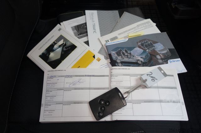 Panel van RENAULT Trafic Combi L2H1 Grand SpaceClass Camper TüvNeu