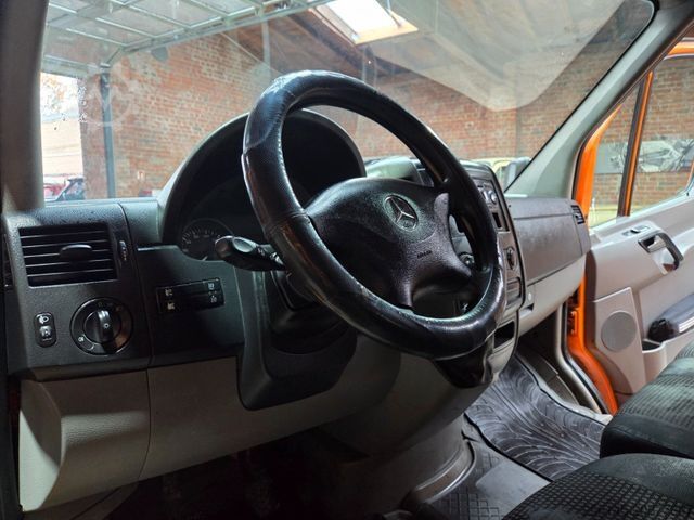 Driezijdige kipper bestelwagen MERCEDES-BENZ Sprinter DoKa 3 S Kipper 515 CDI AHK 7 Sitze