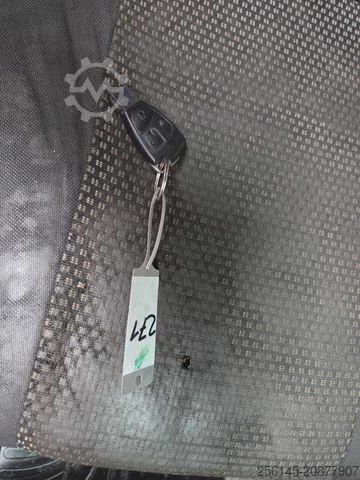 Driezijdige kipper bestelwagen MERCEDES-BENZ Sprinter DoKa 3 S Kipper 515 CDI AHK 7 Sitze