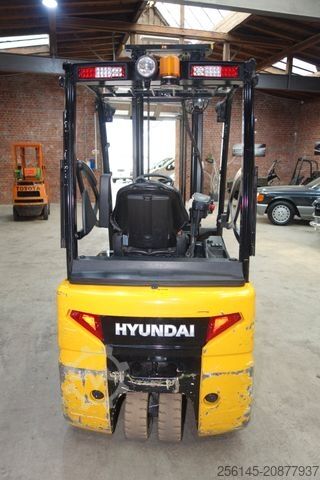 Frontgaffeltruck HYUNDAI 18BT-9U  UVV Neu  4,25m Hubh 1680kg Ladegerät