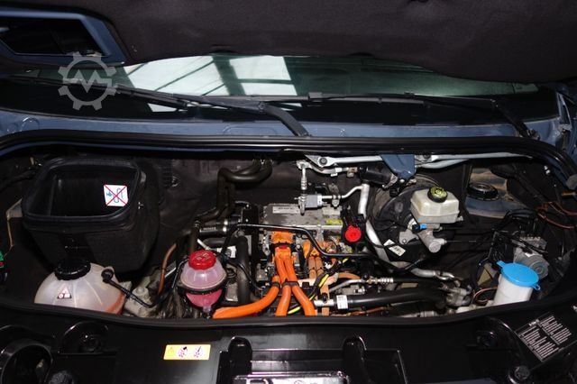 Miniautocarro MERCEDES-BENZ eSprinter Kasten 314 L2 terie Klima
