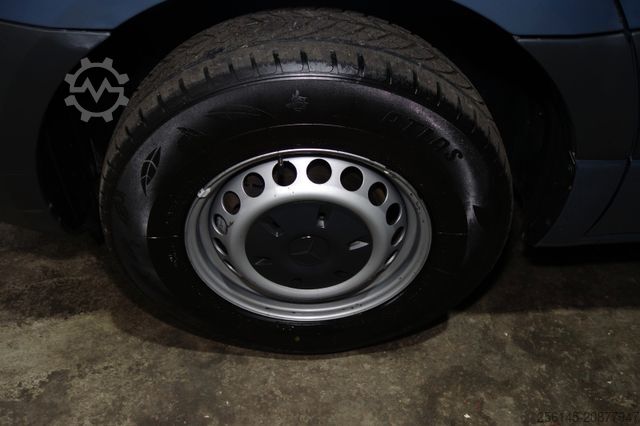 Miniautocarro MERCEDES-BENZ eSprinter Kasten 314 L2 terie Klima