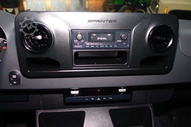 Miniautocarro MERCEDES-BENZ eSprinter Kasten 314 L2 terie Klima