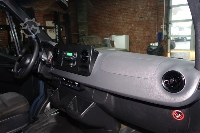 Miniautocarro MERCEDES-BENZ eSprinter Kasten 314 L2 terie Klima
