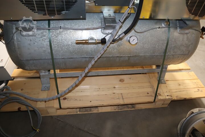 8 kW zuigercompressor, 500 liter ketel Renner RIKO 1400/500 M-KT
