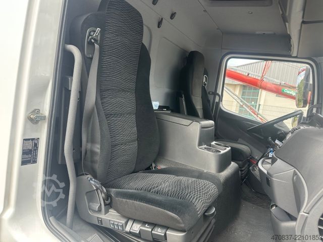 Transporter mit Koffer MERCEDES-BENZ Atego 818 / LBW / Klima