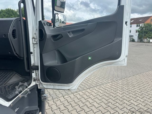 Transporter mit Koffer MERCEDES-BENZ Atego 818 / LBW / Klima