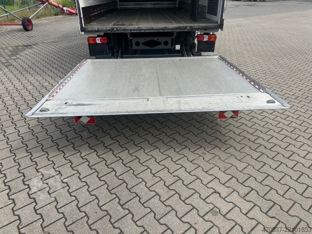 Transporter mit Koffer MERCEDES-BENZ Atego 818 / LBW / Klima