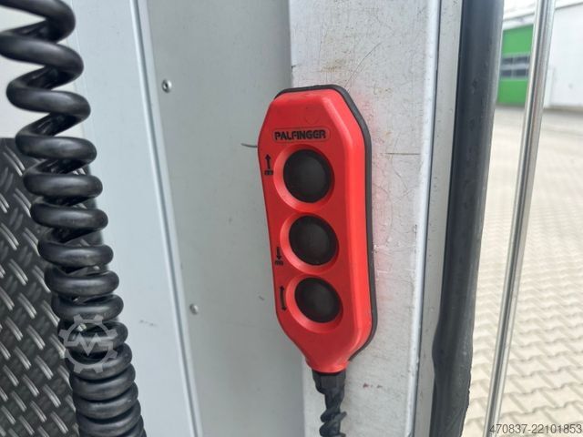 Transporter mit Koffer MERCEDES-BENZ Atego 818 / LBW / Klima