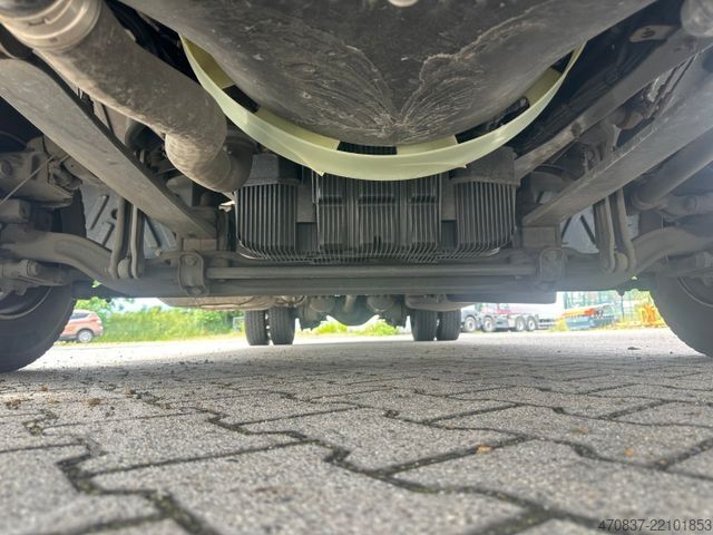 Transporter mit Koffer MERCEDES-BENZ Atego 818 / LBW / Klima