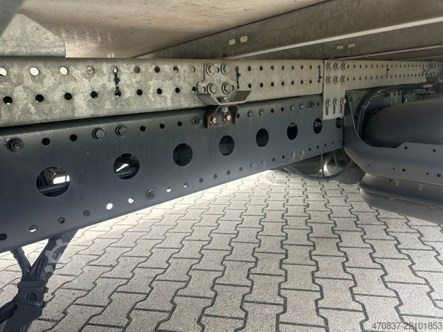 Transporter mit Koffer MERCEDES-BENZ Atego 818 / LBW / Klima