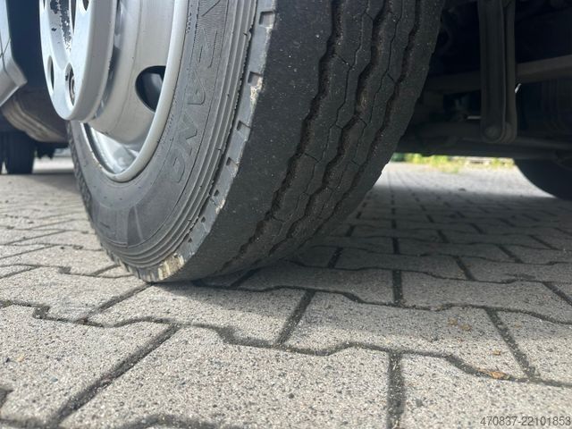 Transporter mit Koffer MERCEDES-BENZ Atego 818 / LBW / Klima