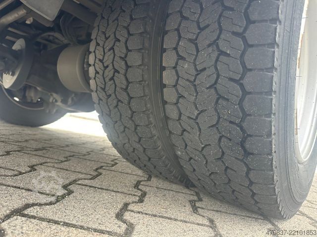 Transporter mit Koffer MERCEDES-BENZ Atego 818 / LBW / Klima