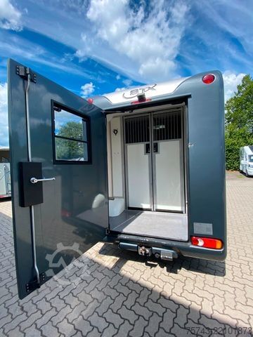 Veetransporter RENAULT Master STX 3 Sitzer  Automatik Haras / Hengste