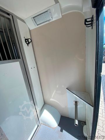 Veetransporter RENAULT Master STX 3 Sitzer  Automatik Haras / Hengste