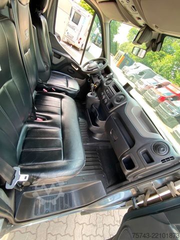 Veetransporter RENAULT Master STX 3 Sitzer  Automatik Haras / Hengste