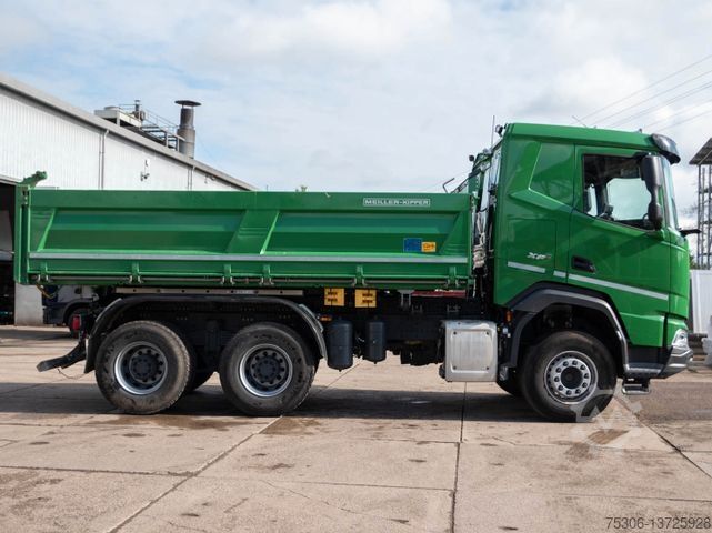 Třístranný sklápěč DAF FAT XFC 530 SL Meiller TRIGENIUS D 316