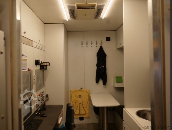 Tehergépkocsi dobozos felépítménnyel MAN MAN TGM 15.250 LKW für Rohrsanierungen