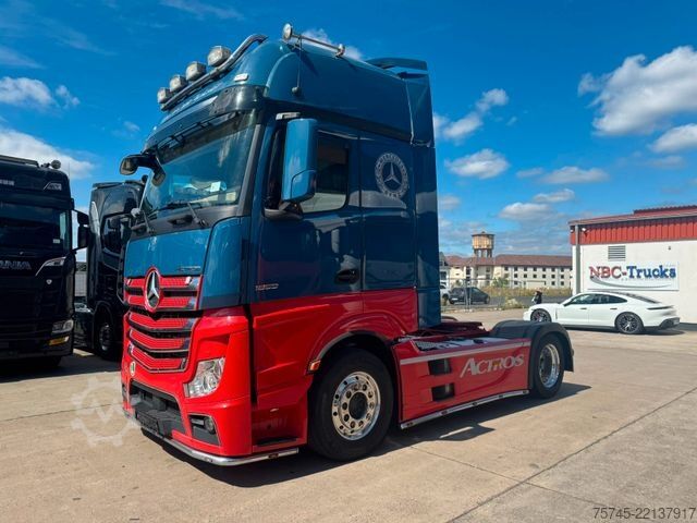 Ciągnik siodłowy typu volume MERCEDES-BENZ ACTROS 1853 * GIGASPACE * STANDKLIMA * TV *ALCOA