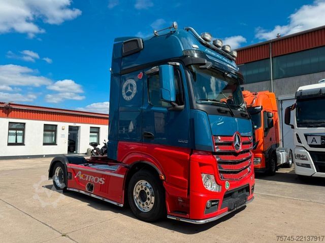Ciągnik siodłowy typu volume MERCEDES-BENZ ACTROS 1853 * GIGASPACE * STANDKLIMA * TV *ALCOA