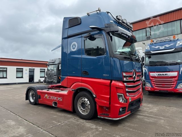 Ciągnik siodłowy typu volume MERCEDES-BENZ ACTROS 1853 * GIGASPACE * ALCOA * STANDKLIMA*TOP