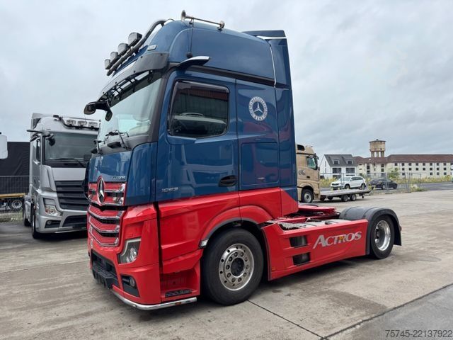 Ciągnik siodłowy typu volume MERCEDES-BENZ ACTROS 1853 * GIGASPACE * ALCOA * STANDKLIMA*TOP