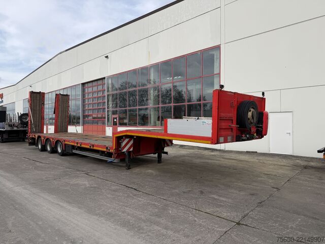 Semiremorcă cu platformă joasă Kässbohrer LB3E  3 Achs Satteltieflader, komplett überfahrbar