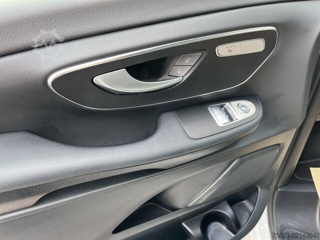 Minibús Mercedes-Benz V 220 d RISE  2xKlima AHK Kamera Sitzh.