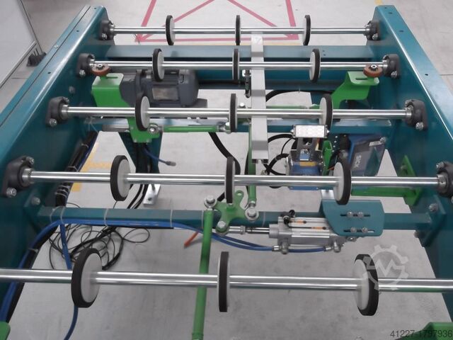 Transportador de rolos acionado Grenzebach mit Zentriereinheit