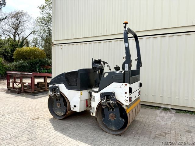 Valjak sa jednim bubnjem BOMAG BW135AD-5 / 2015 BJ / 1.979H / 3.9 T