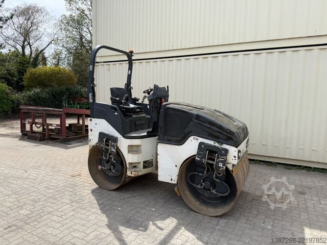Valjak sa jednim bubnjem BOMAG BW135AD-5 / 2015 BJ / 1.979H / 3.9 T