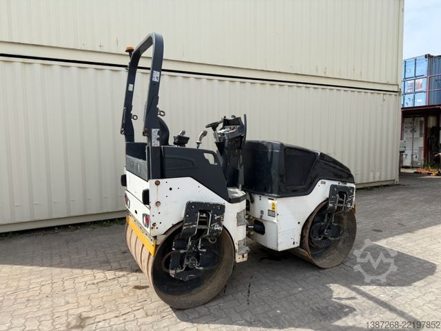 Valjak sa jednim bubnjem BOMAG BW135AD-5 / 2015 BJ / 1.979H / 3.9 T