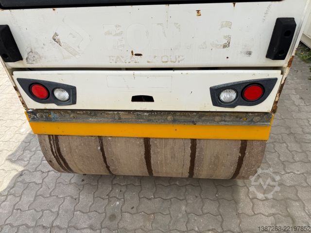 Valjak sa jednim bubnjem BOMAG BW135AD-5 / 2015 BJ / 1.979H / 3.9 T