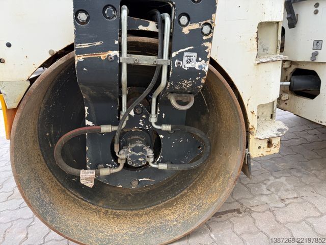 Valjak sa jednim bubnjem BOMAG BW135AD-5 / 2015 BJ / 1.979H / 3.9 T